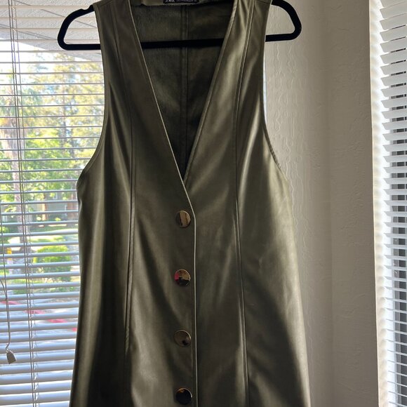 Green Faux Leather Zara Vest - Picture 2 of 4